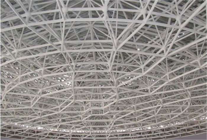 大跨度钢网架设计制作及安装选三维钢构